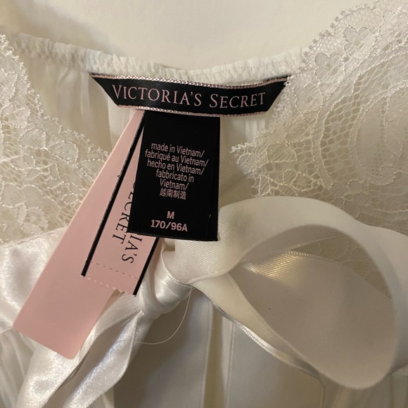 Victoria's Secret Very SexyWhite Lace Babydoll - Picture 6 of 8